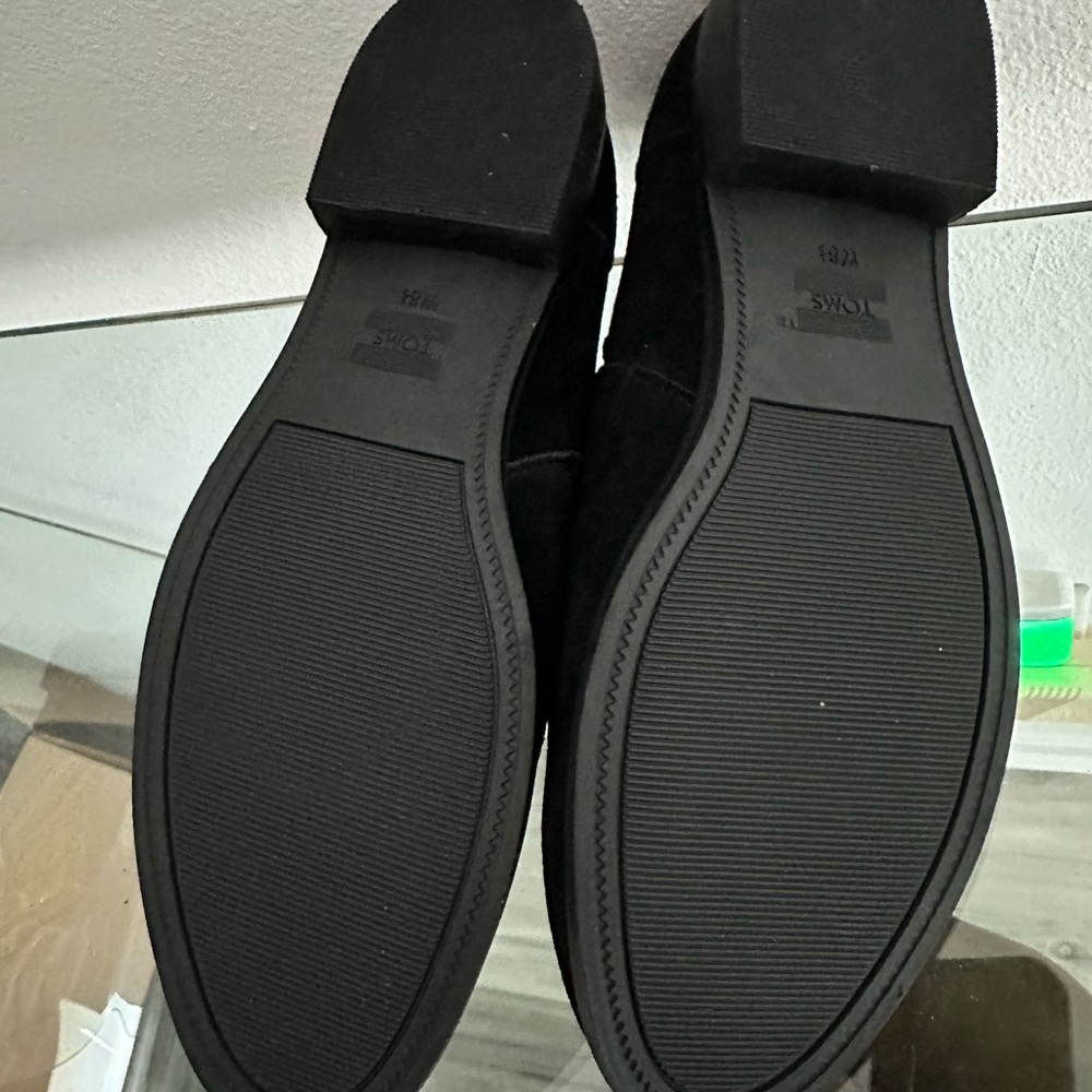 TOMS Women's Black Suede Loafers - Picture 4 of 5